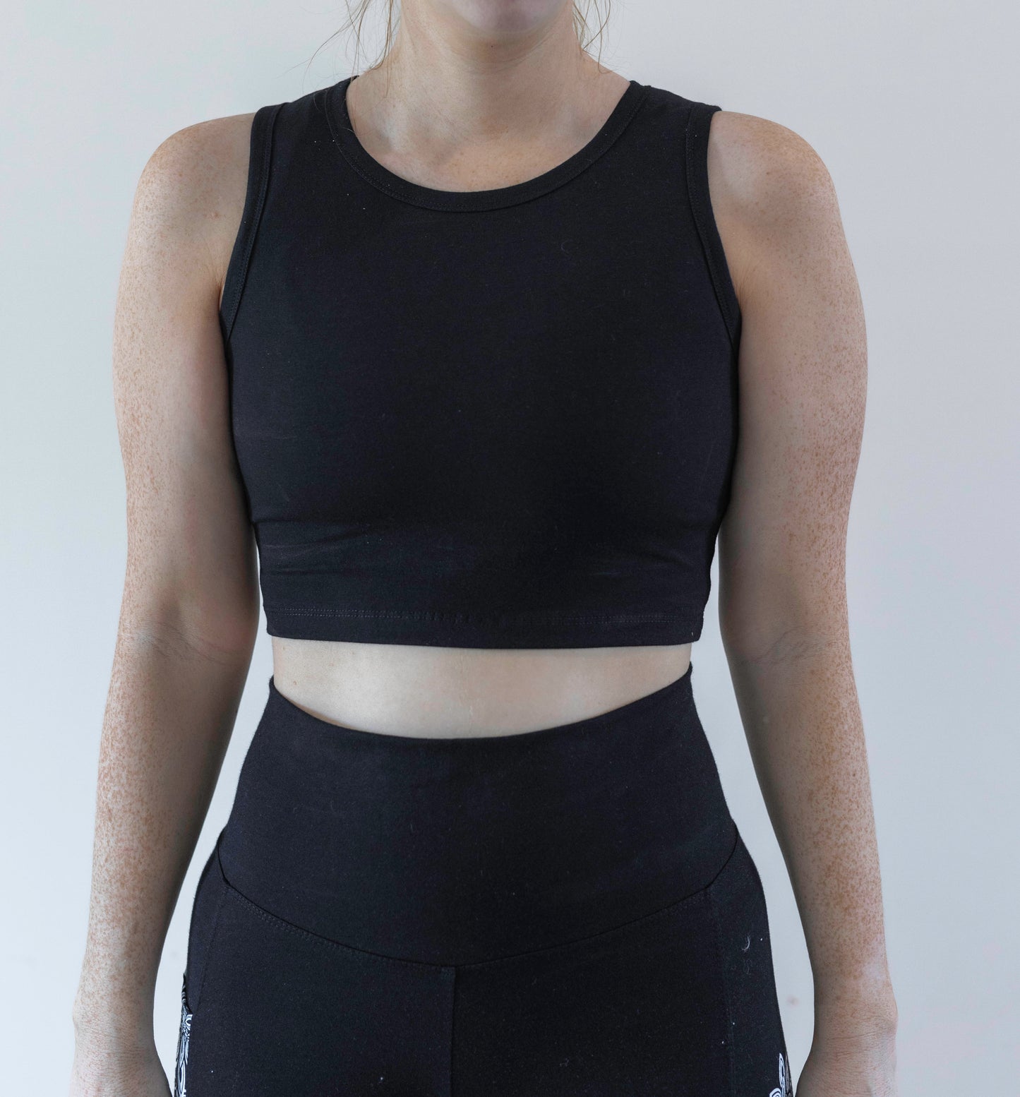 Organic Cotton Cropped Tank Top – Black | Natural Fabric Singlet