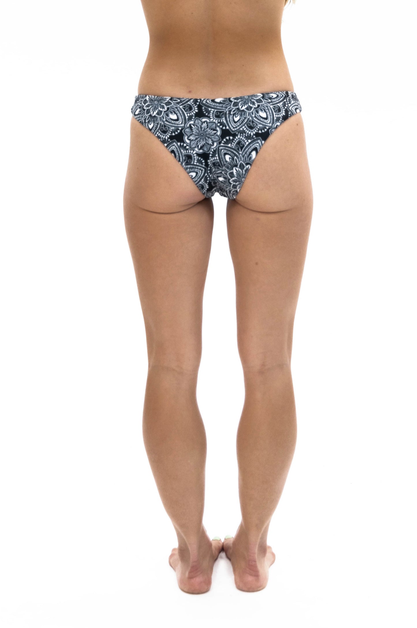 Bikini Bottom V-cut - Mandala Black and White