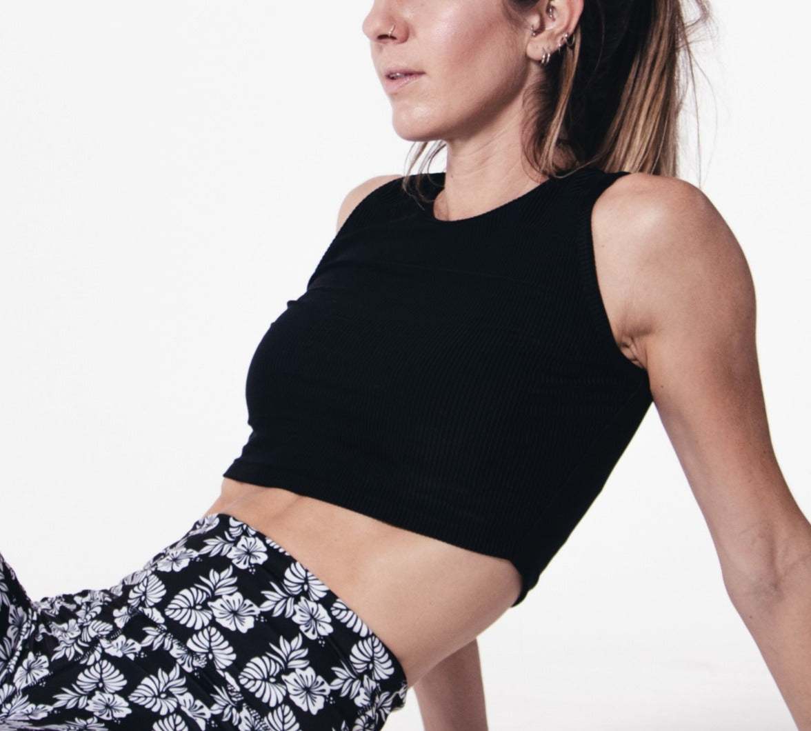 Cropped Tank Tops - Black