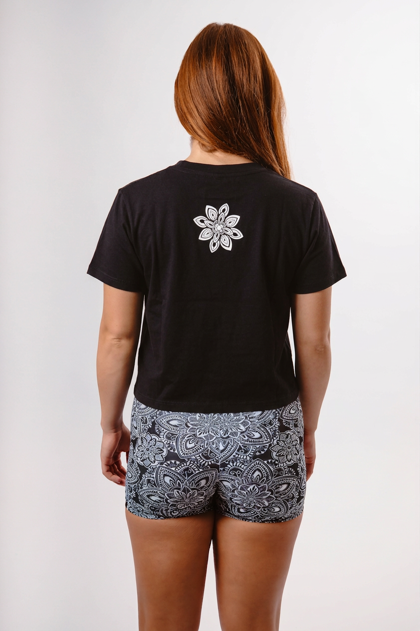 Organic Cotton Stretch Cropped T-shirt – Black | Natural Fabric