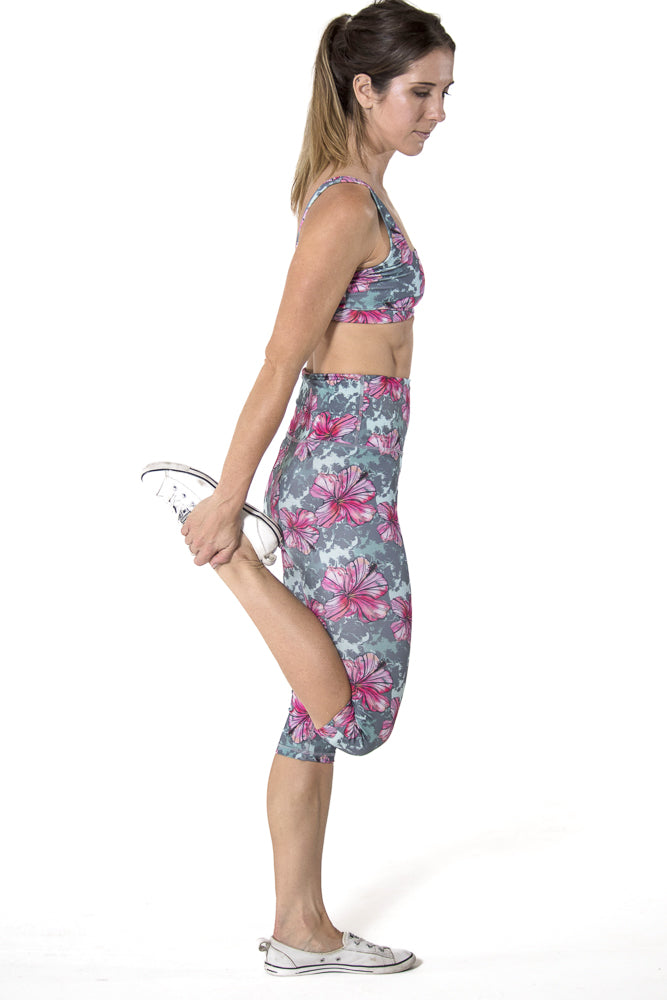 Capri Leggings - Hibiscus Flower