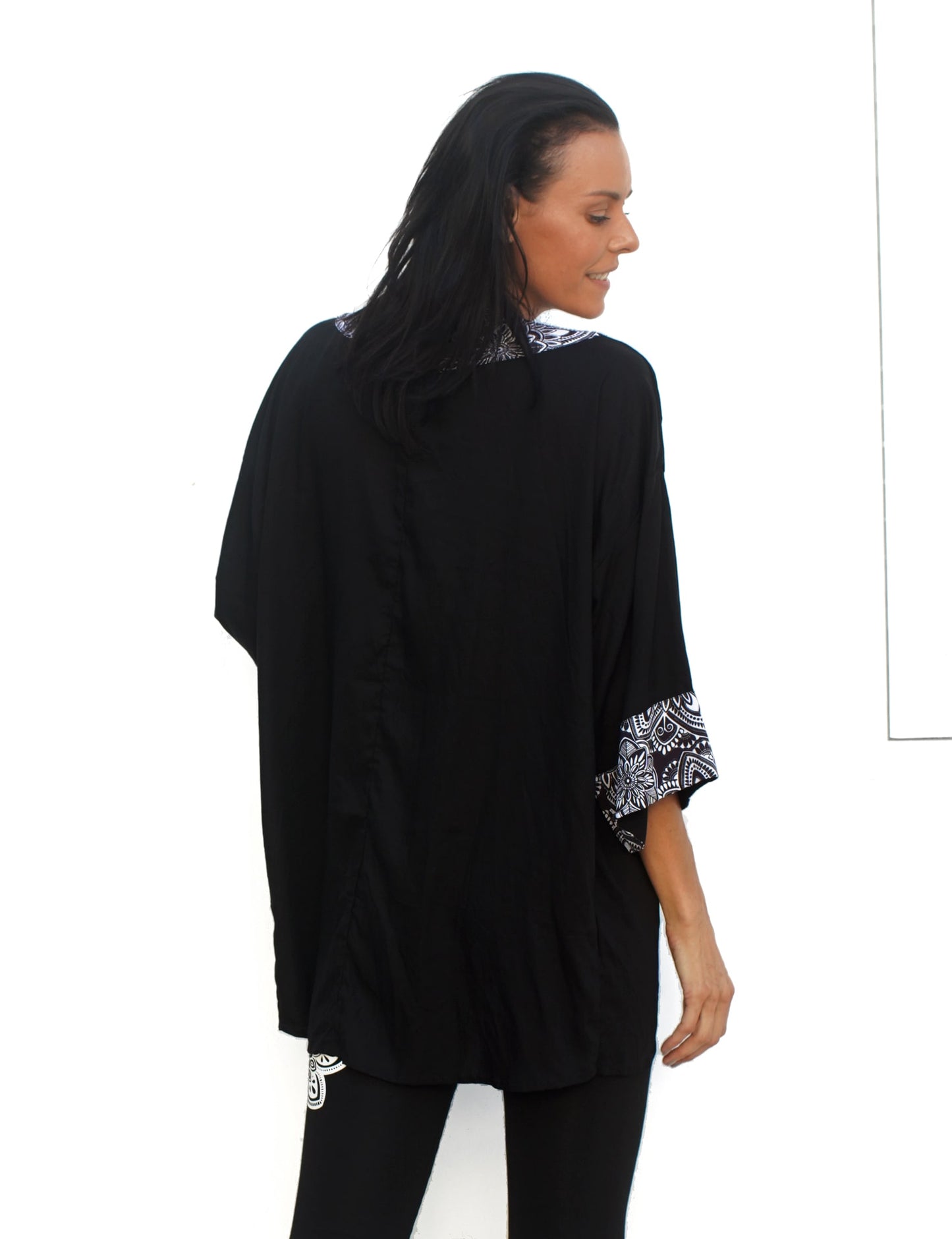 Kimono Black & White Mandala