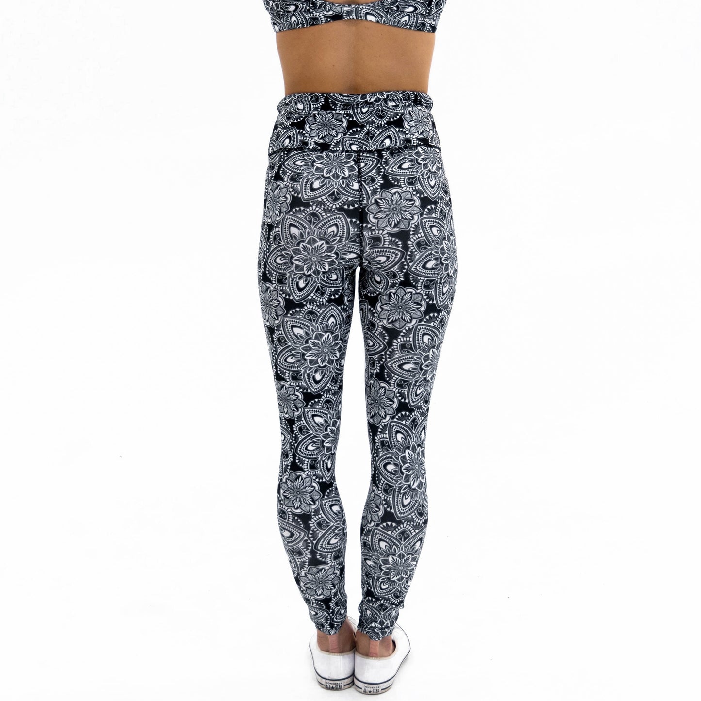 Long Legging - Black and White Mandala