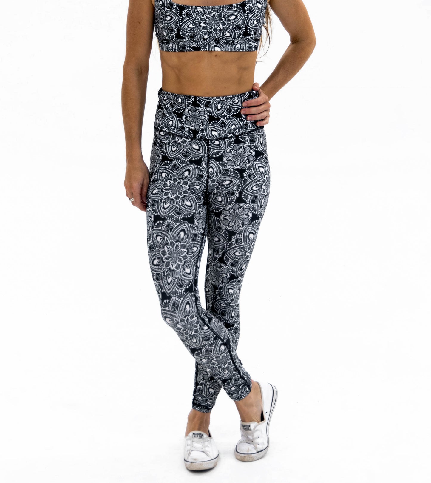 Long Legging - Black and White Mandala