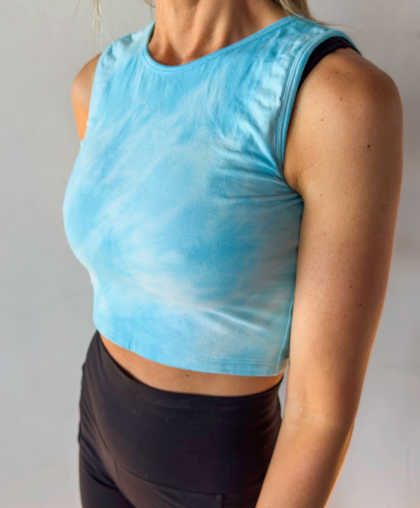 Organic Cotton Cropped Tank Top – Blue Tie Die | Natural Fabric Singlet