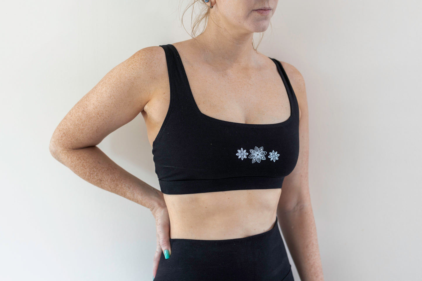 Organic Cotton Crop Top Sports Bra – Black | Natural Fabric