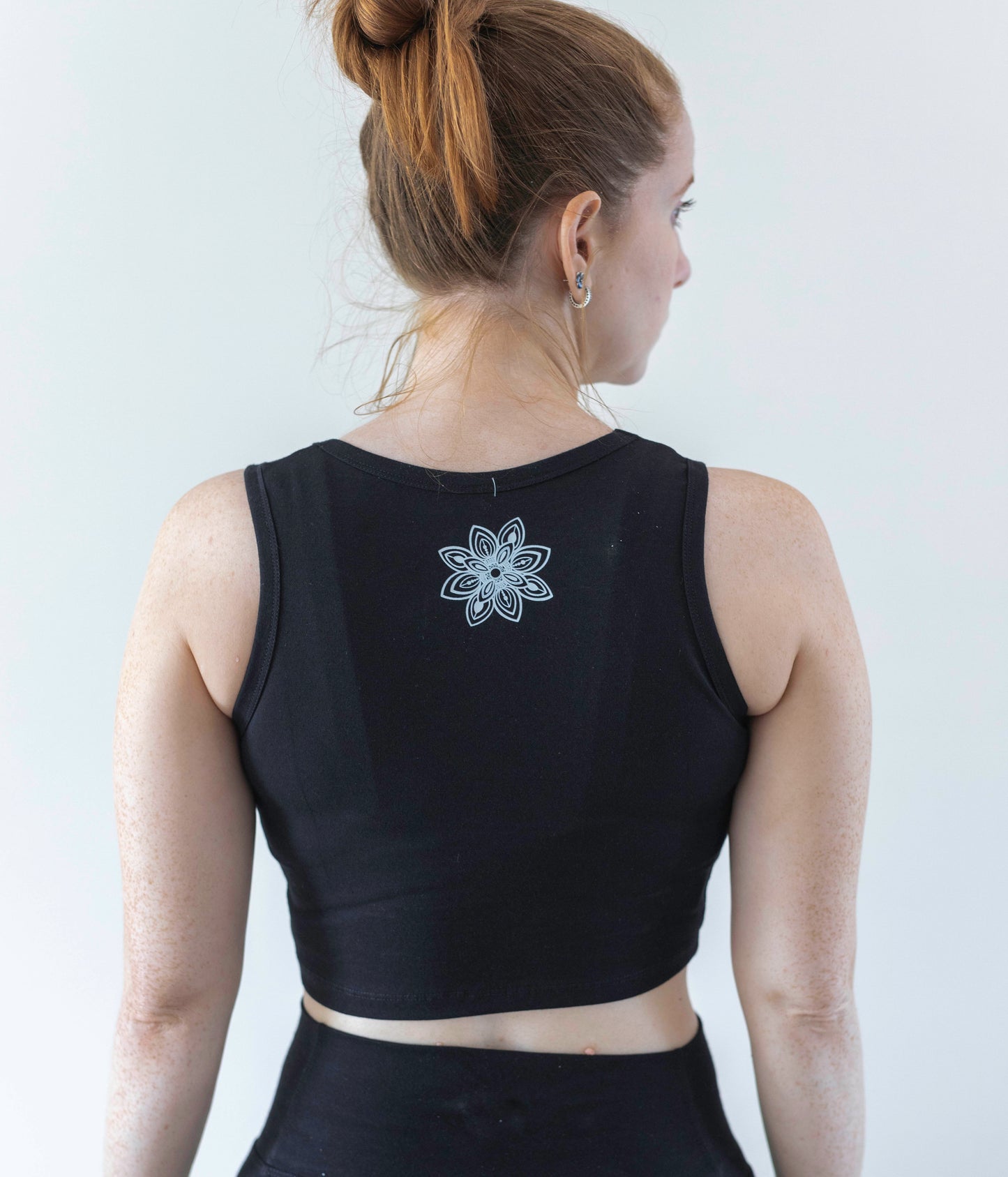 Organic Cotton Cropped Tank Top – Black | Natural Fabric Singlet
