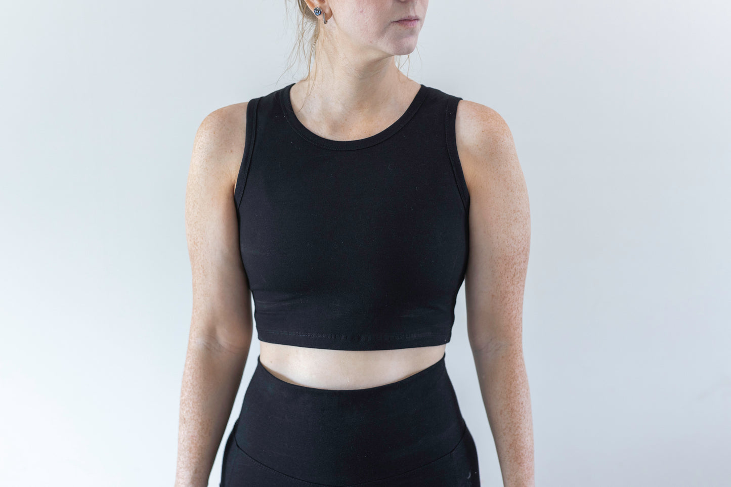 Organic Cotton Cropped Tank Top – Black | Natural Fabric Singlet