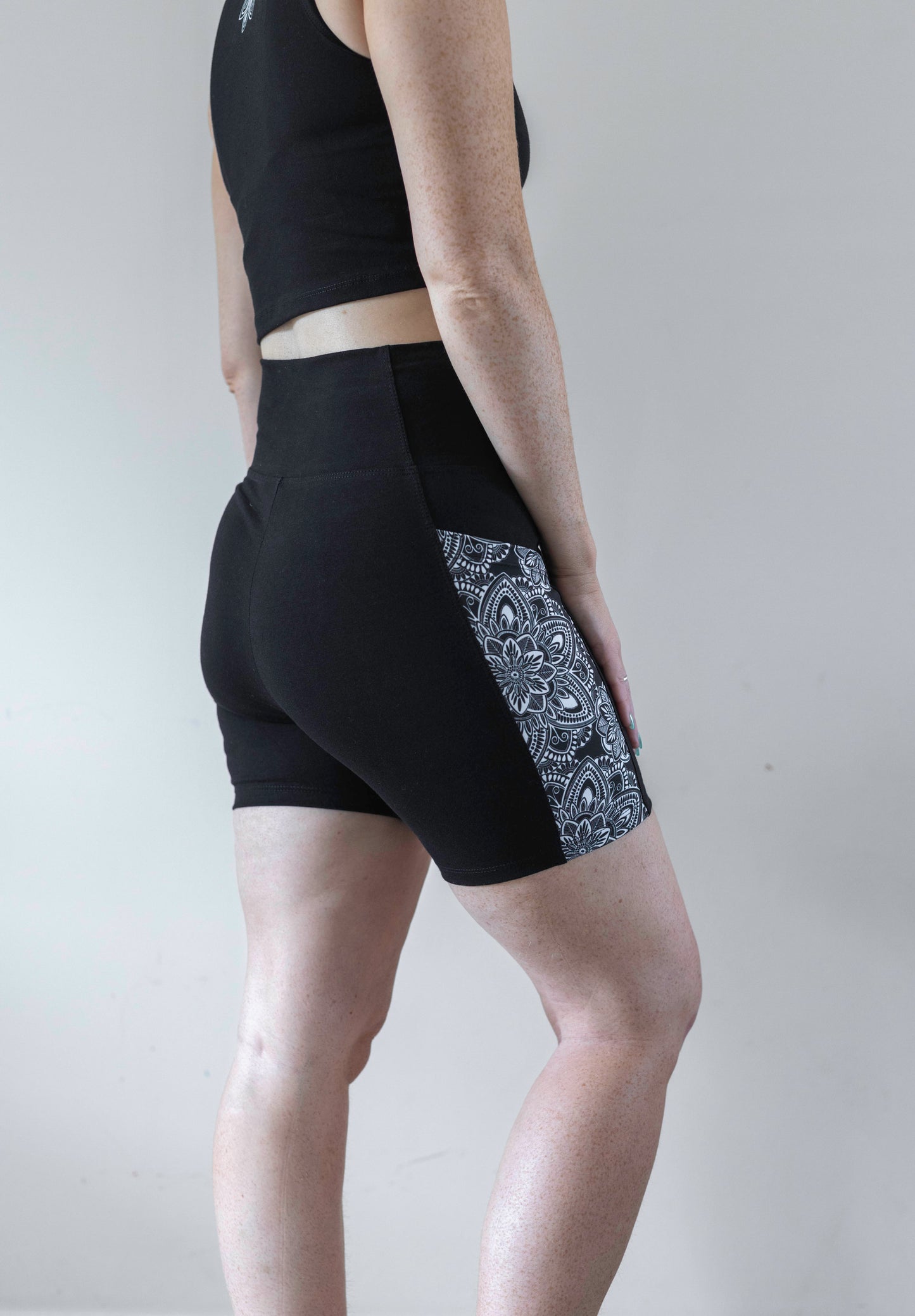 Organic Cotton Bike Shorts with Phone Pocket – Black