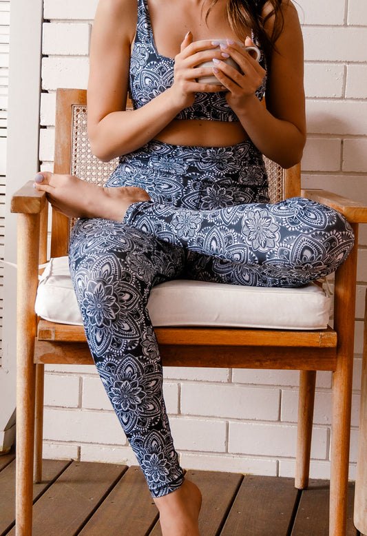 Long Legging - Black and White Mandala