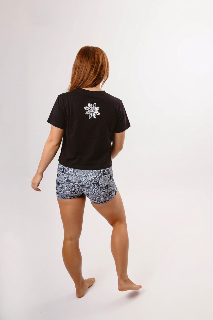 Organic Cotton Stretch Cropped T-shirt – Black | Natural Fabric
