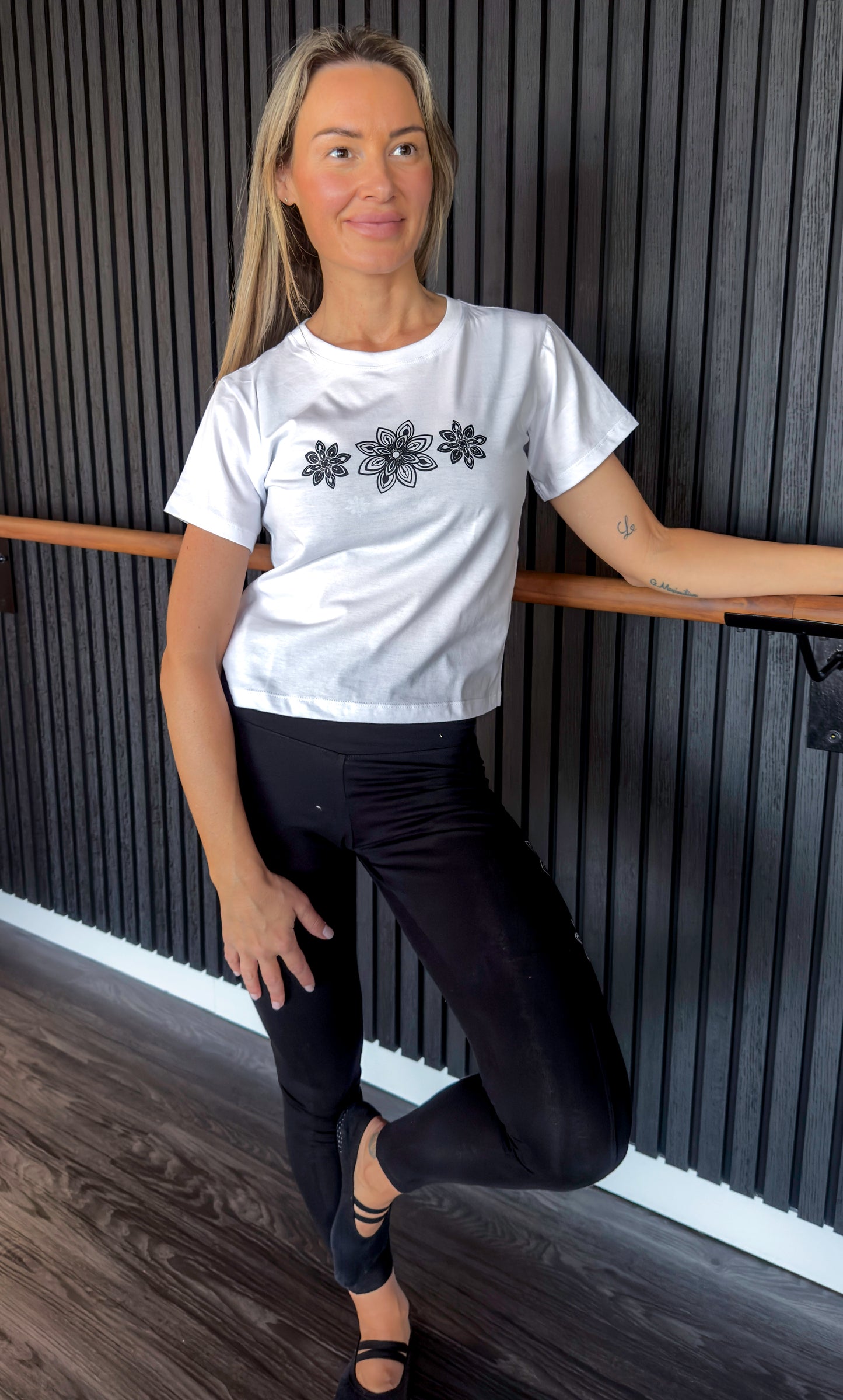 Organic Cotton Leggings with Pocket – Black Mandala Print