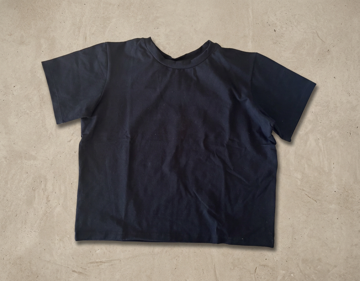 Organic Cotton Stretch Cropped T-shirt – Black | Natural Fabric